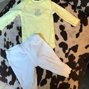 NWOT Carter’s 3 Month outfit